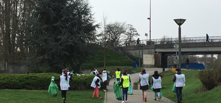 Action « Nettoyons la nature » au collège le Ried Action « Nettoyons la nature » au collège le Ried